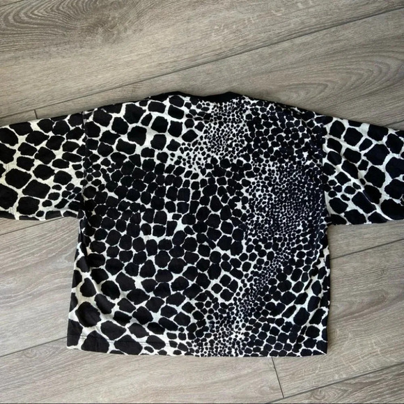 TopShop  Women's Giraffe Boxy Cropped T-shirt - Picture 12 of 13